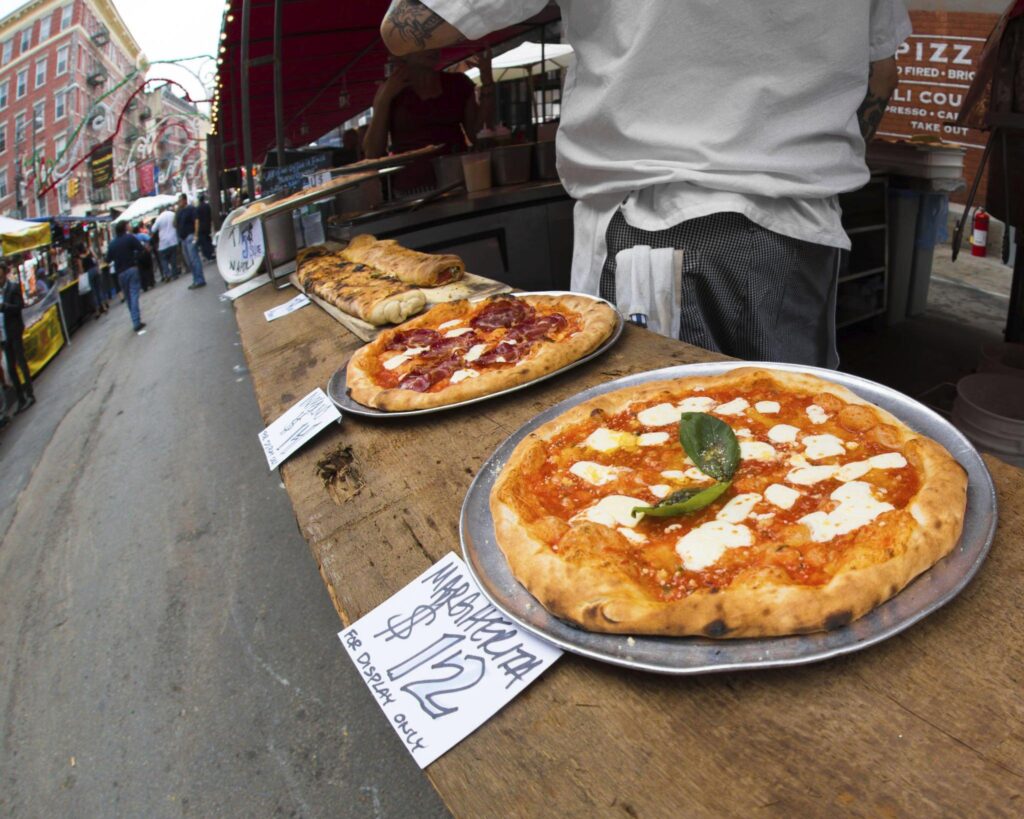 What Is New York Style Pizza? - The Quintessential New York Slice: A Culinary Icon